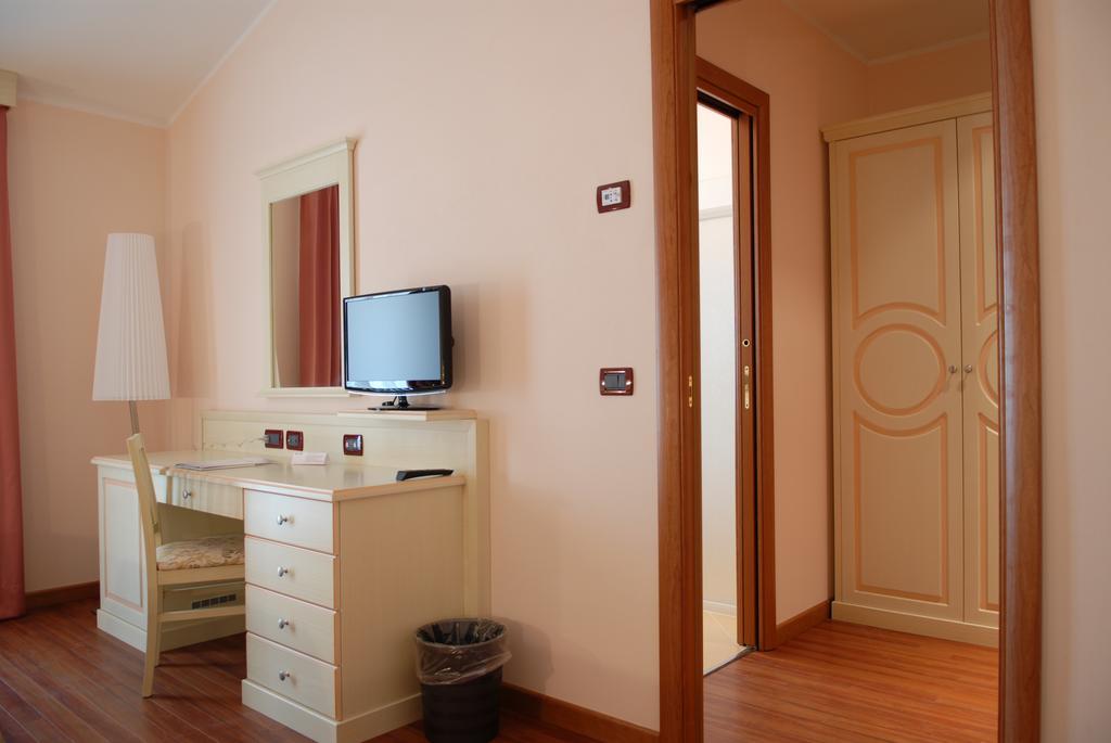 Hotel Plazza Porcari Ruang foto